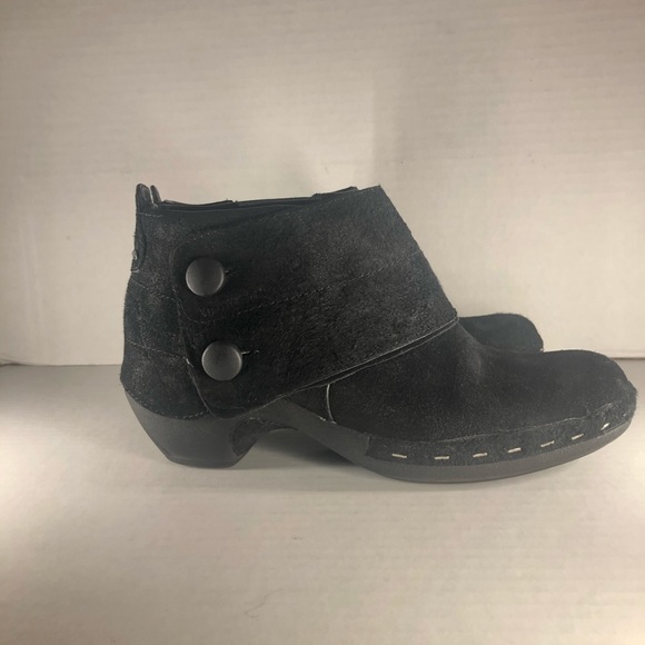 Merrill Black Button Suede Ankle Booties Women’s size 10 - Picture 8 of 16